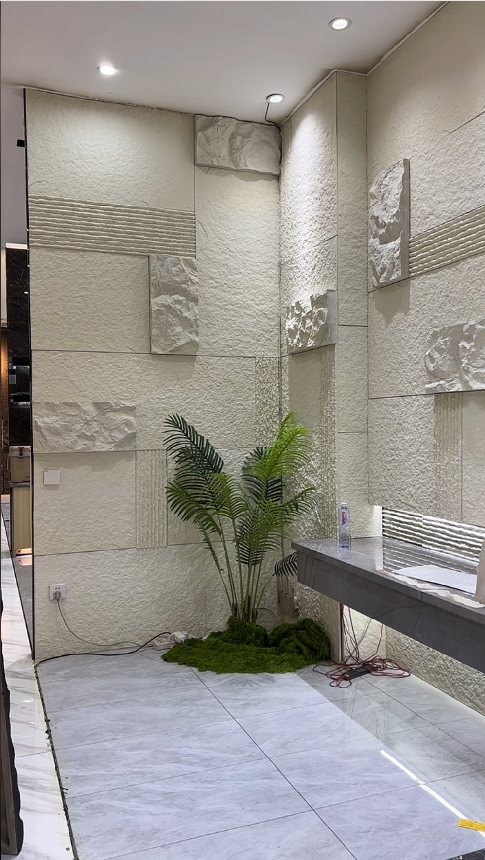 PU Stone vs Wallpaper: Mana yang Lebih Tahan Lama untuk Dinding Rumah?